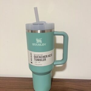 New Stanley FlowState Quencher H2.0 Tumbler (40 oz) in Mint